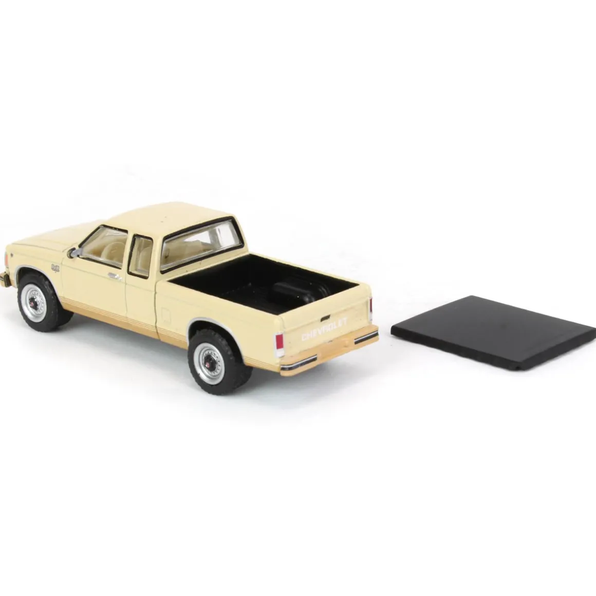 1/64 1983 Chevrolet S-10 Durango with Bed Cover, Blue Collar Series 11