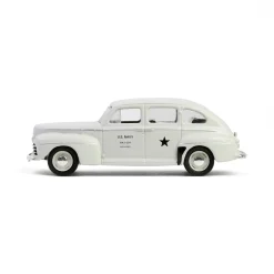 1/64 1946 Ford Fordor Super Deluxe, U.S. Navy Staff Car, Battalion 64 Series 5
