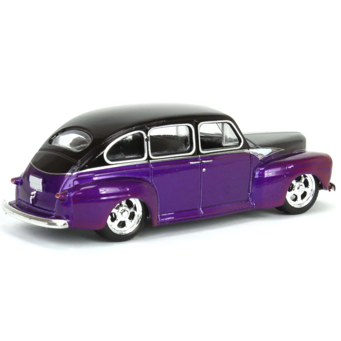 1/64 1946 Ford Fordor Super Deluxe, Dark Purple Metallic & Black Two-Tone, California Lowriders Series 6