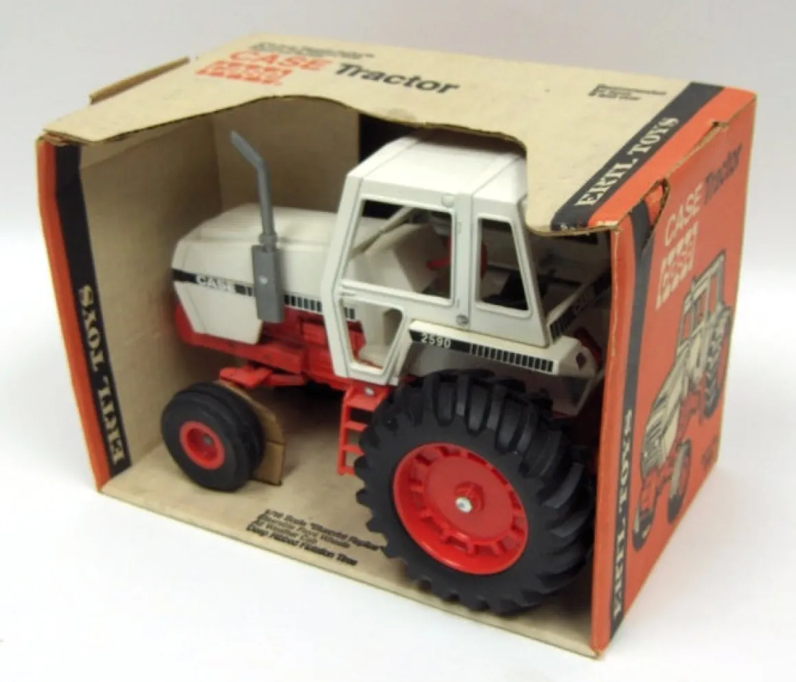 1/16 Case 2590 White & Orange w/Silver Muffler & Cab, Made in the USA