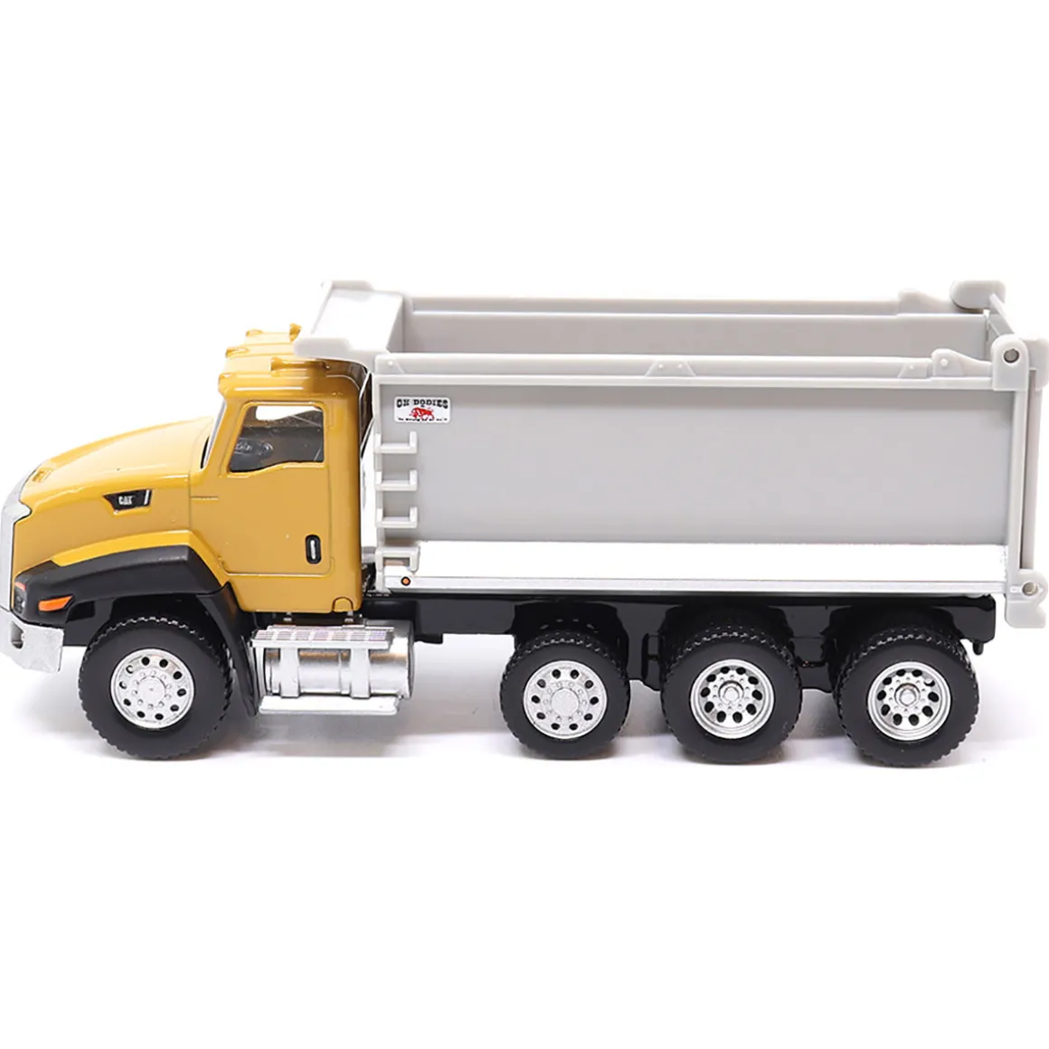 1/64 Caterpillar CT660 Dump Truck