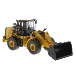 1/64 Caterpillar 950M Wheel Loader w/ Log Fork, Bucket & 2 Log Poles