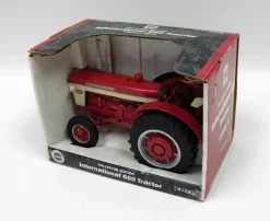 1/16 Collector Edition International 660 Tractor by ERTL