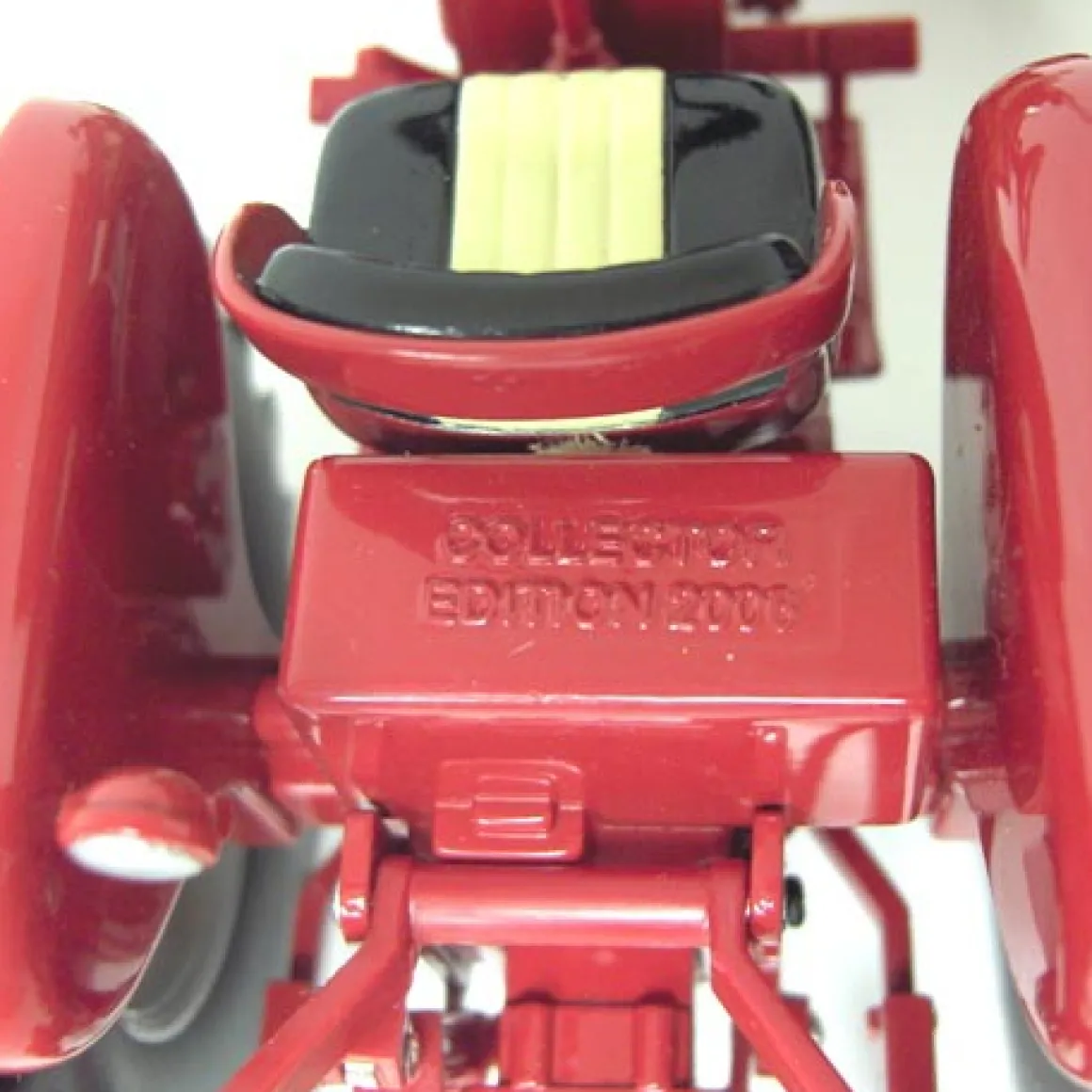 1/16 Collector Edition International 460 Utility Diesel