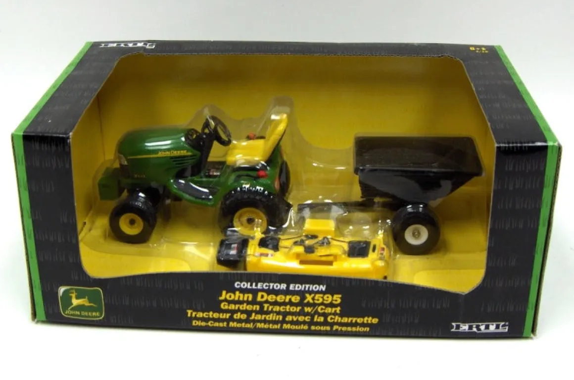 1/16 Collector Edition John Deere X595 Garden Tractor w/ Cart & Mower Deck