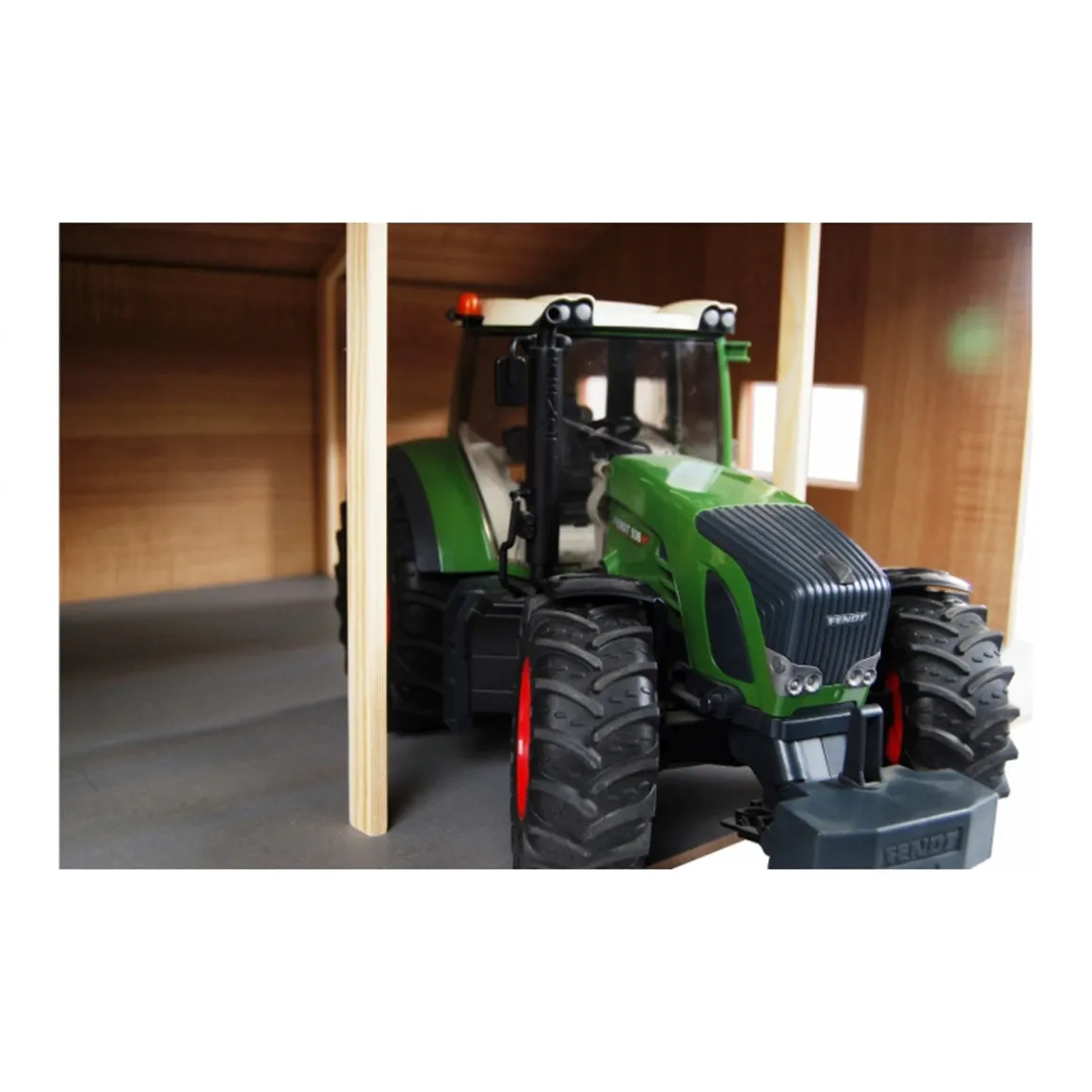1/16 Farm Machinery 3 Bay Shed with High Roof
