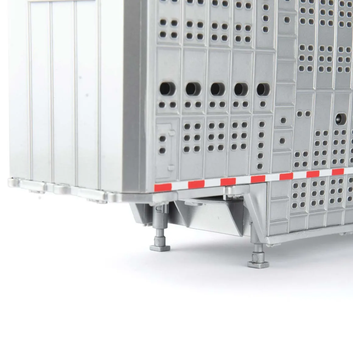 1/32 Freightliner 122SD Semi with Livestock Trailer & Cattle by ERTL