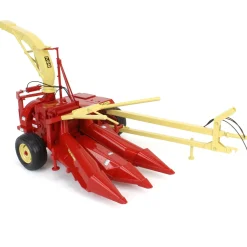1/16 GEHL 700 Forage Chopper with Corn and Hay Heads by SpecCast