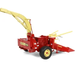 1/16 GEHL 700 Forage Chopper with Corn and Hay Heads by SpecCast