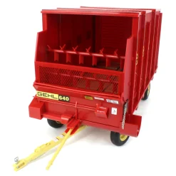 1/16 GEHL 640 Forage Wagon by SpecCast