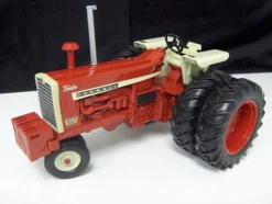 1/16 IH Farmall 1206 Narrow Front, 40th Anniversary Collector Edition