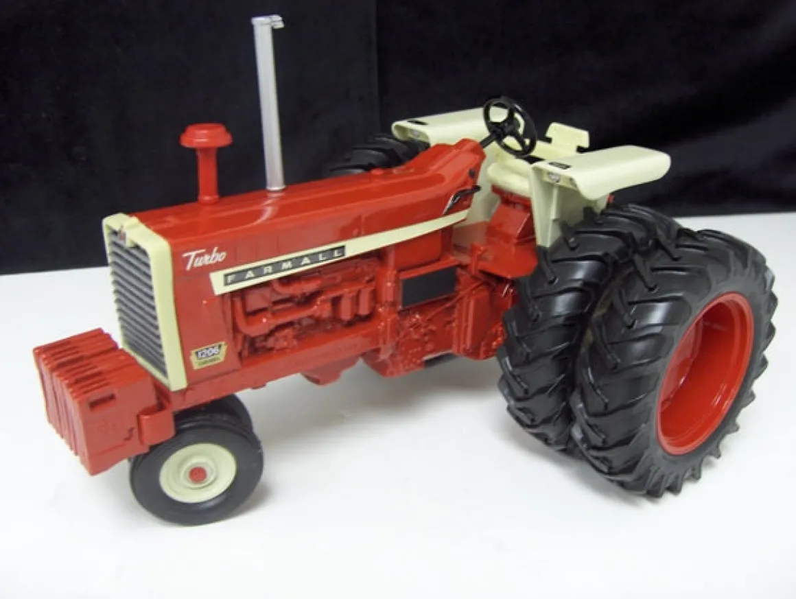 1/16 IH Farmall 1206 Narrow Front, 40th Anniversary Collector Edition