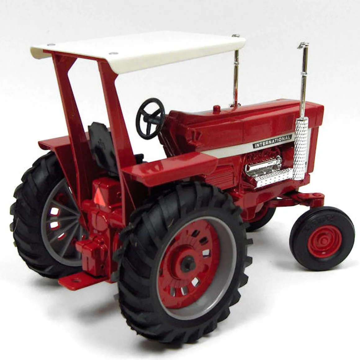 1/16 IH Farmall 1468 with ROPS, 1995 Lafayette Show