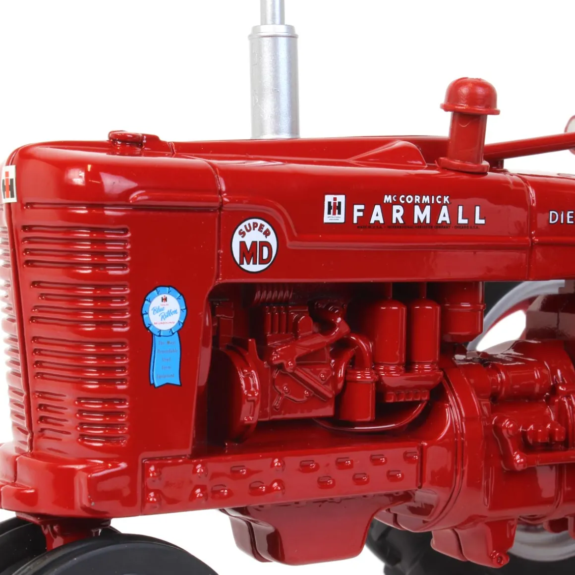 1/16 IH Farmall Super MD Diesel Narrow Front with Blue Ribbon Decal, ERTL Prestige Collection