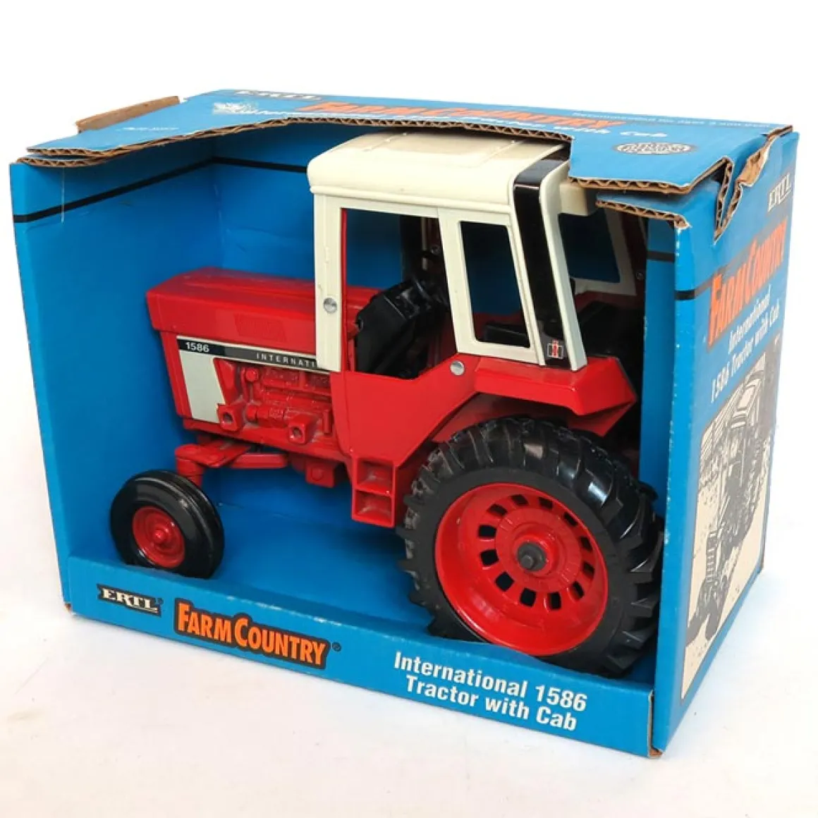1/16 International 1586 Cab with Singles by ERTL