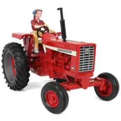 1/16 International 826 Tractor with Lowell Davis Figurine, Foxfire Farm Miss Charlotte