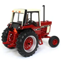 1/16 International 886 with Cab, 2018 National Farm Toy Show