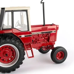1/16 International Harvester 786 Tri-Stripe with Cab, ERTL Prestige Collection