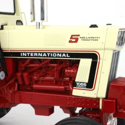 1/16 International Harvester 1066 5 Millionth Tractor, 50th Anniversary, ERTL Precision Series