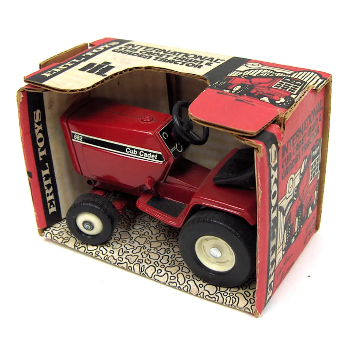 1/16 International Harvester 682 Cub Cadet and Garden Tractor, Made in the USA by ERTL