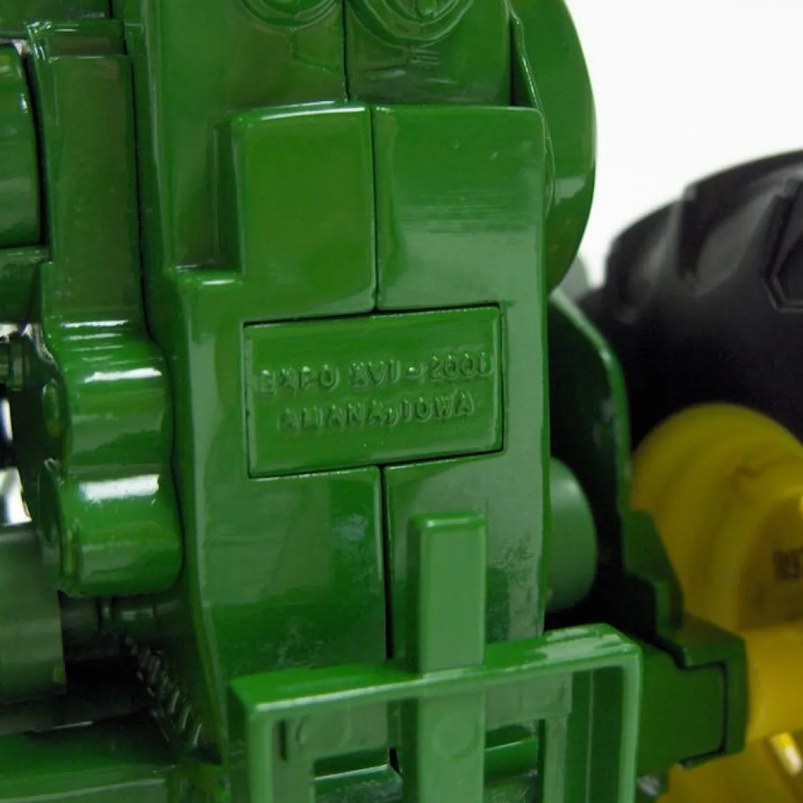 1/16 John Deere 730, 2006 Two-Cylinder XVI Award Version