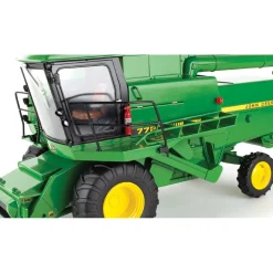 1/16 John Deere 7720 Titan II Combine with Corn & Grain Heads, ERTL Prestige Select #4