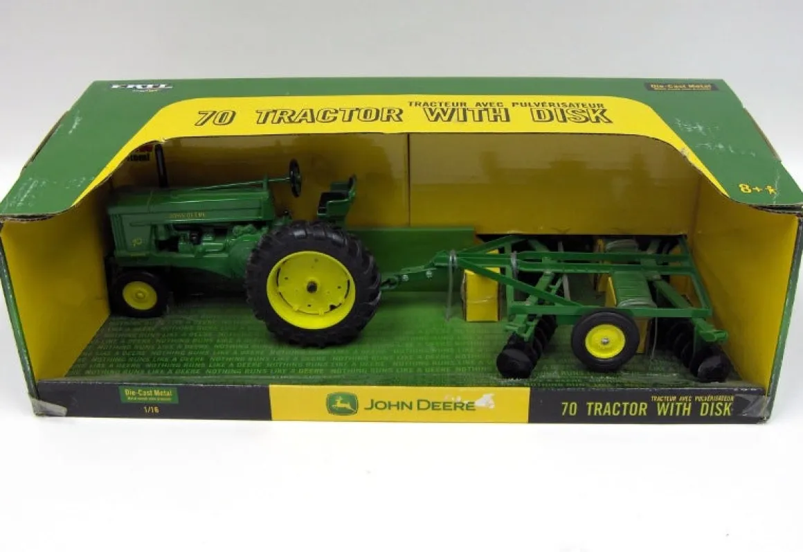 1/16 John Deere 70 Tractor with Disk Harrow