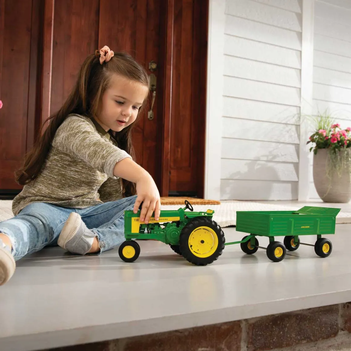 1/16 John Deere 730 with Barge Wagon