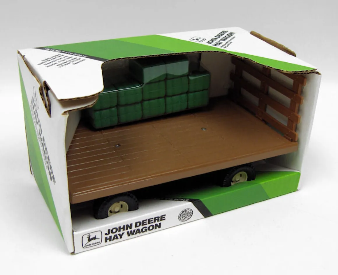 1/16 John Deere Hay Wagon by ERTL with Bales