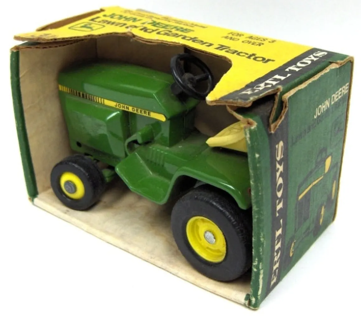 1/16 John Deere Lawn & Garden Tractor (No Model #), Made in the USA by ERTL