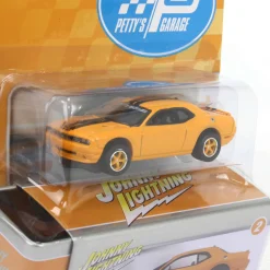 1/64 Johnny Lightning 2014 Dodge Challenger SRT8, Orange, Petty's Garage