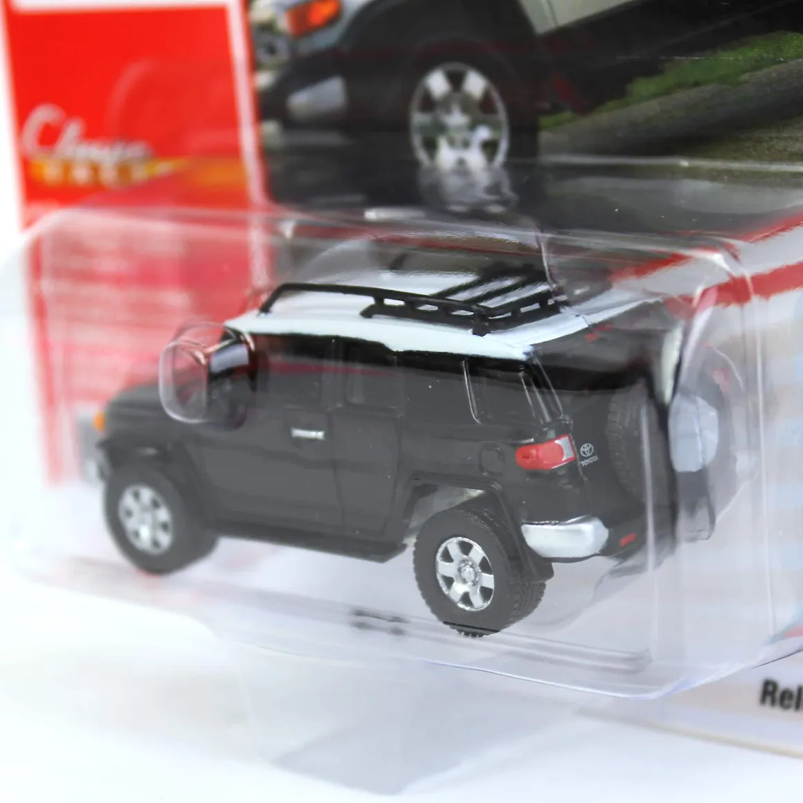 1/64 Johnny Lightning Classic Gold 2022 Release 3B - 2007 Toyota FJ Cruiser, Black Diamond