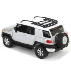 1/64 Johnny Lightning Classic Gold 2022 Release 3A - 2007 Toyota FJ Cruiser, Titanium Silver