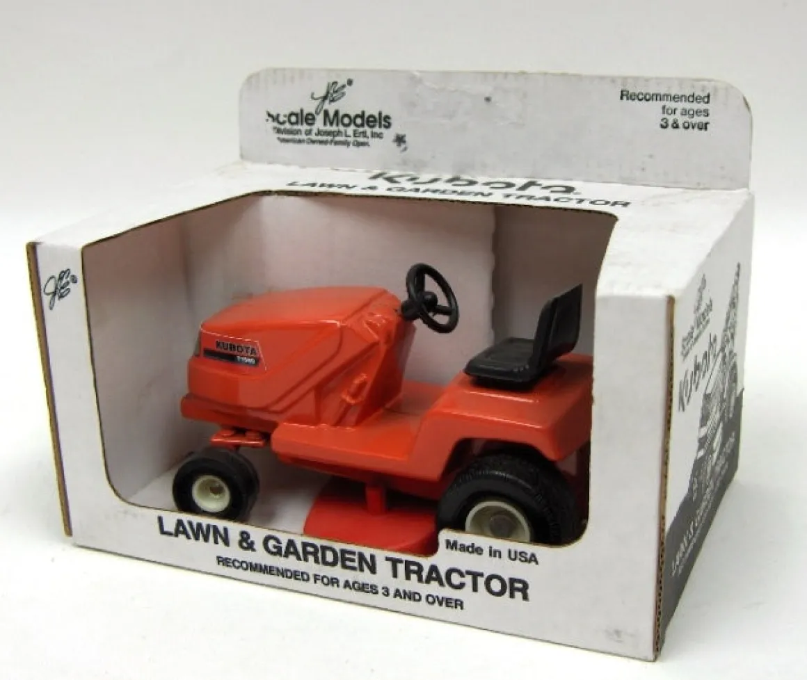 1/16 Kubota T1560 Lawn & Garden Tractor