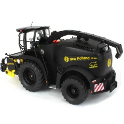 1/32 Limited Edition New Holland FR920 Yellow Bull Forage Harvester