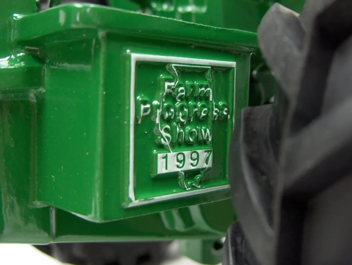 1/8 Limited Edition Oliver 1850 Narrow Front, 1997 Farm Progress Show