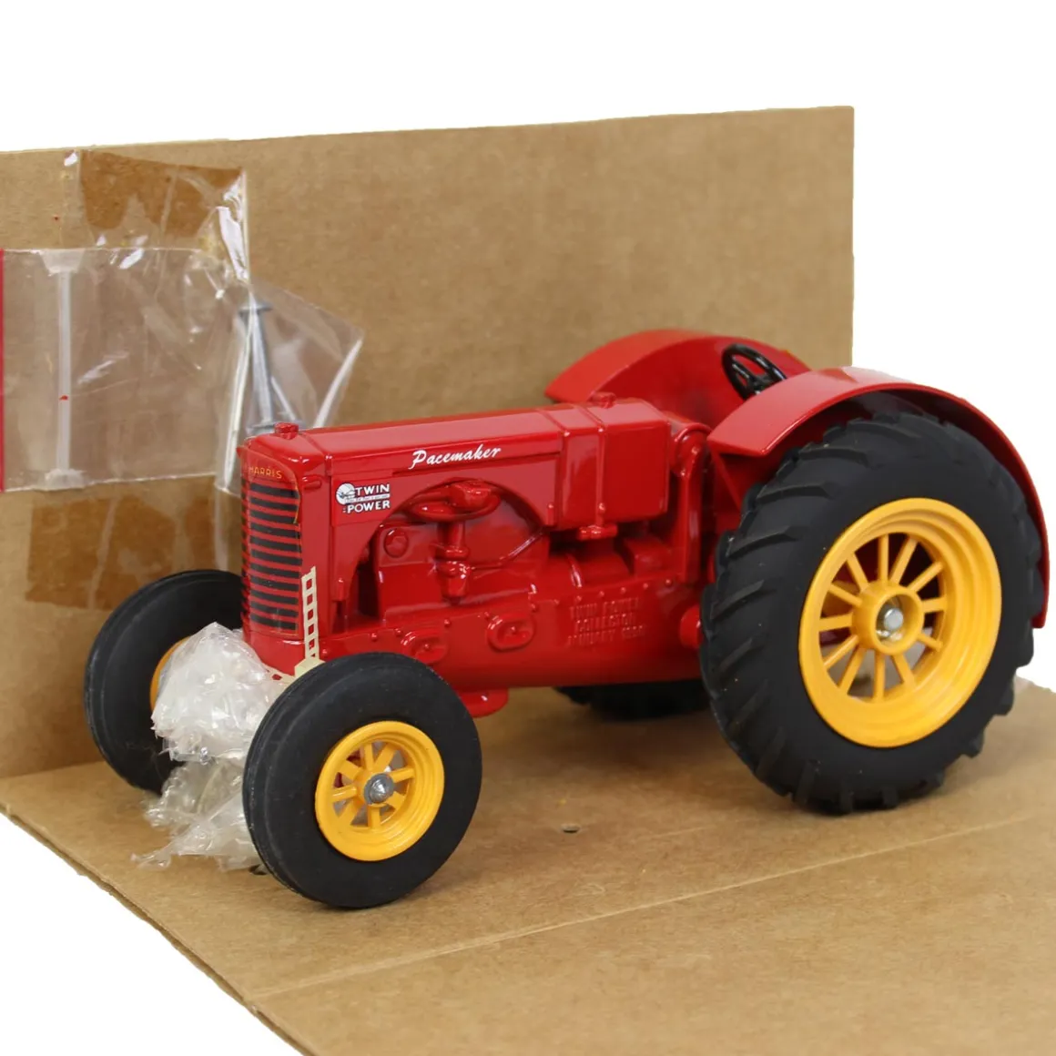1/16 Massey Ferguson Twin Power Pacemaker Die-cast Tractor