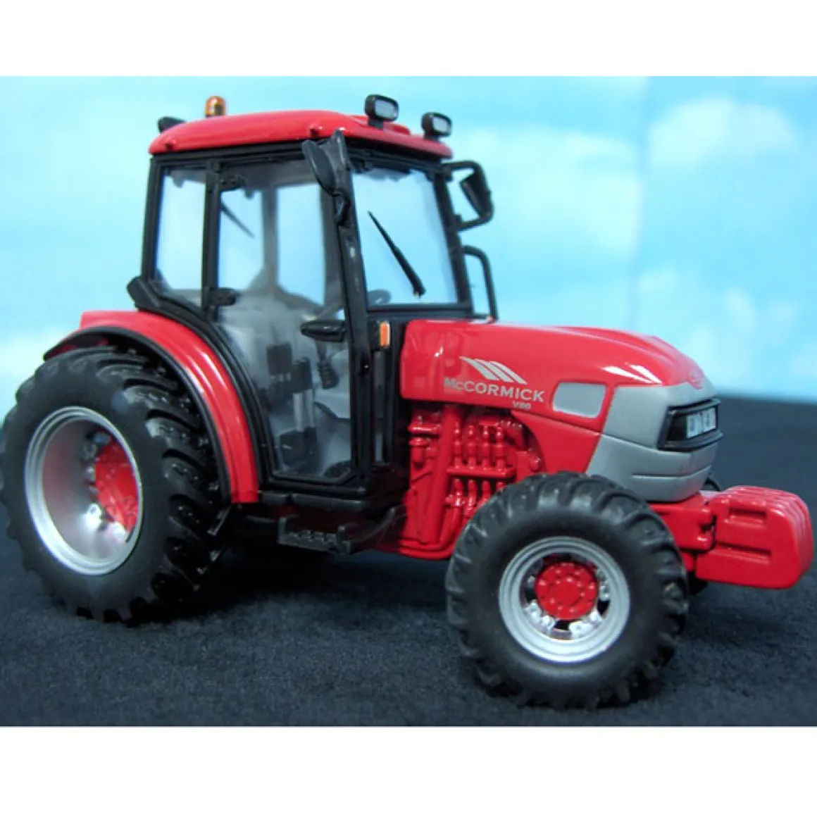 1/32 McCormick V80 Cab with MFD by UH
