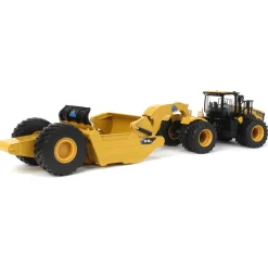 1/50 Mobile Track Solutions 3630 Switchback Articulating 4WD Tractor & 33-38XL Towed Scraper