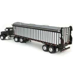 1/64 Peterbilt 385 with Meyer 9140RT Boss Silage Trailer, 2024 Wisconsin Farm Technology Days