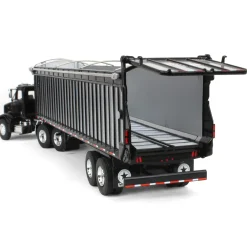 1/64 Peterbilt 385 with Meyer 9140RT Boss Silage Trailer, 2024 Wisconsin Farm Technology Days