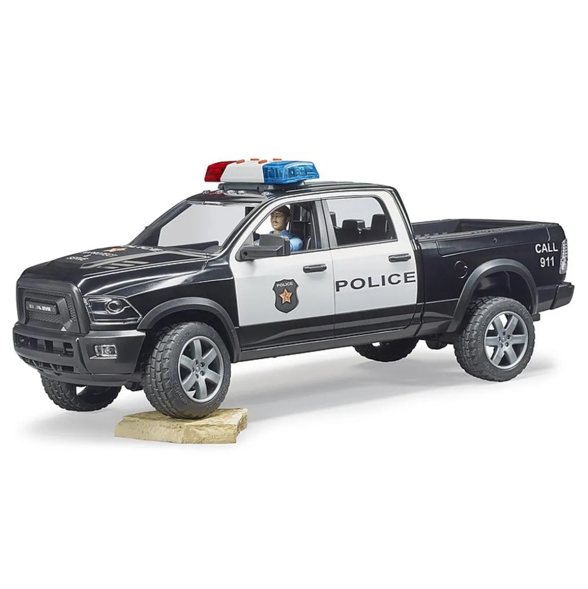 1/16 RAM 2500 Police Truck with Police Officer by Bruder