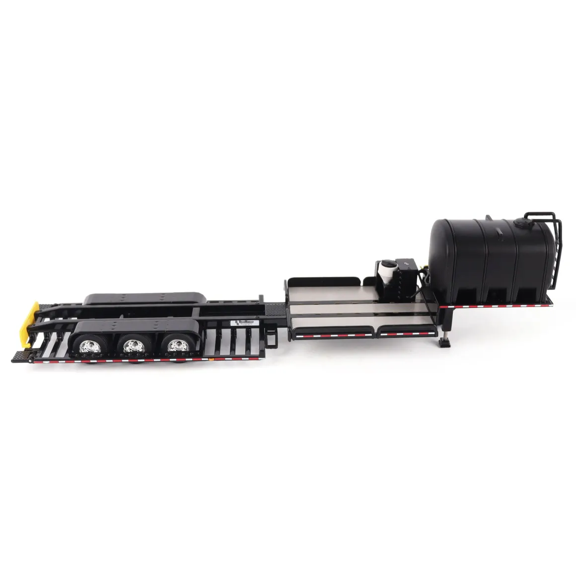 1/64 RoadRunner Manufacturing Model 4000 Sprayer Trailer