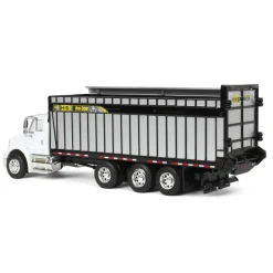 1/64 White International 8600 with H&S Big Dog 1226 Forage Box