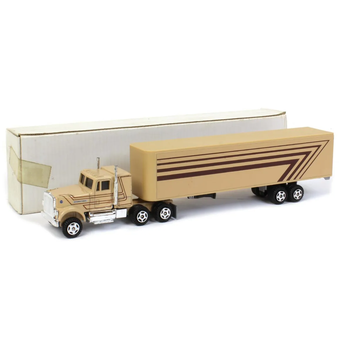 (B&D) 1/64 International Cab with Tan & Brown Trailer - Damaged Box