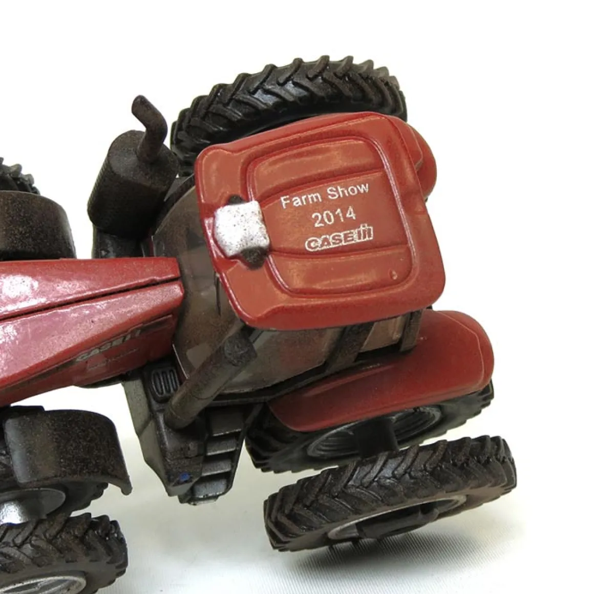 Dusty Version ~ 1/64 Case IH Magnum 380 with Duals, 2014 Farm Show