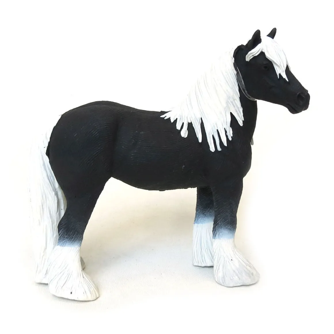 Gypsy Vanner Stallion Horse by Safari Ltd