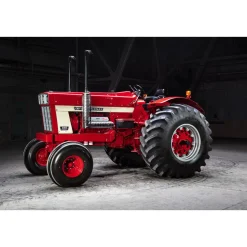 Red Tractors 1958-2022: The Authoritative Guide to International Harvester and Case IH Tractors