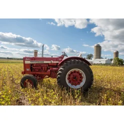 Red Tractors 1958-2022: The Authoritative Guide to International Harvester and Case IH Tractors