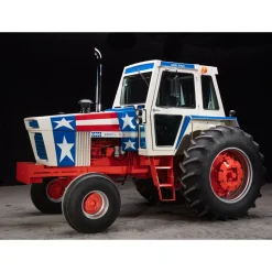 Red Tractors 1958-2022: The Authoritative Guide to International Harvester and Case IH Tractors